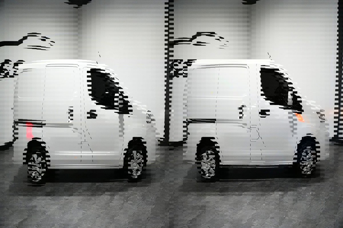 Used 2020 Nissan NV200 SV w/ Back Door Glass Package image 4