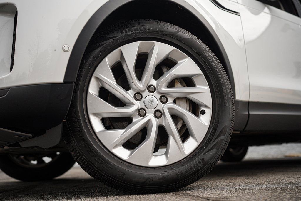 Used 2023 Land Rover Discovery S image 18