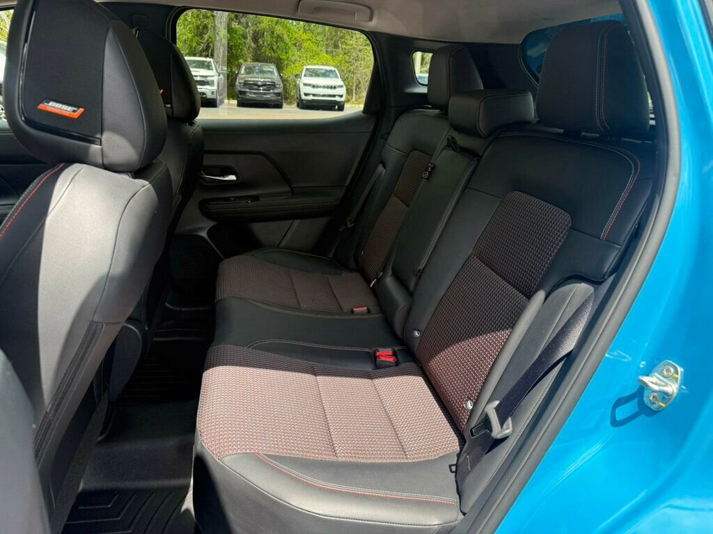 Used 2025 Nissan Kicks SR w/ SR Premium Package image 8