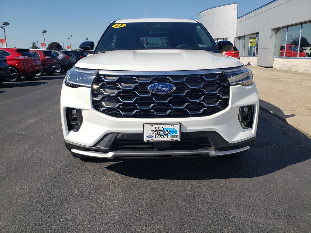 Used 2025 Ford Explorer Platinum image 4