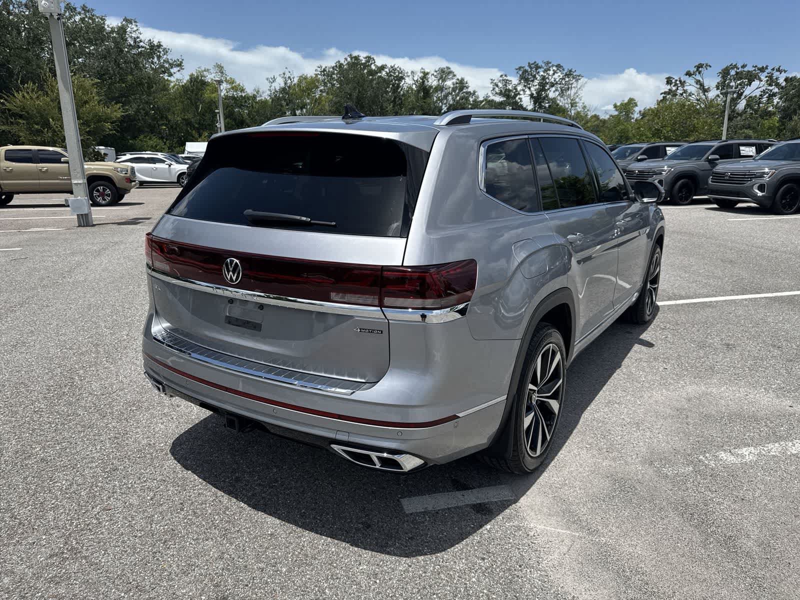 Used 2026 Volkswagen Atlas SEL Premium R-Line AWD/4WD image 14