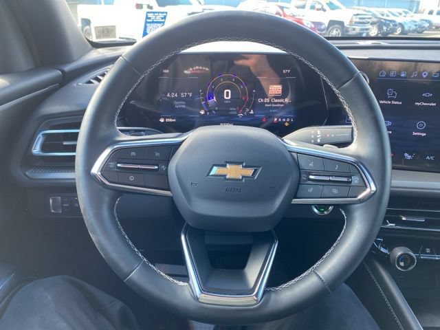 Used 2025 Chevrolet Traverse LT FWD image 13