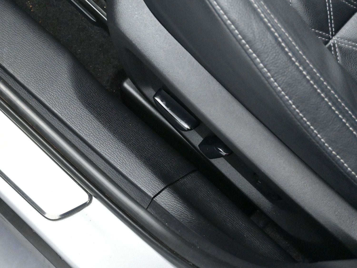 Used 2023 Mitsubishi Outlander SEL image 14