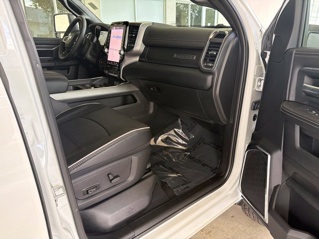 Used 2026 RAM 3500 Laramie w/ Towing Technology Group AWD/4WD image 33