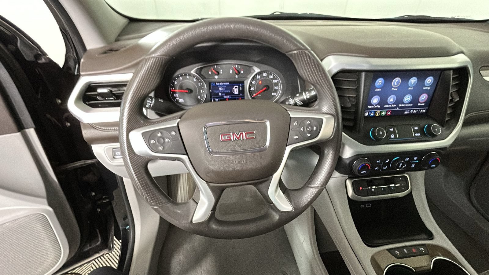 Used 2022 GMC Acadia SLE w/ LPO, Cargo Package AWD/4WD image 17