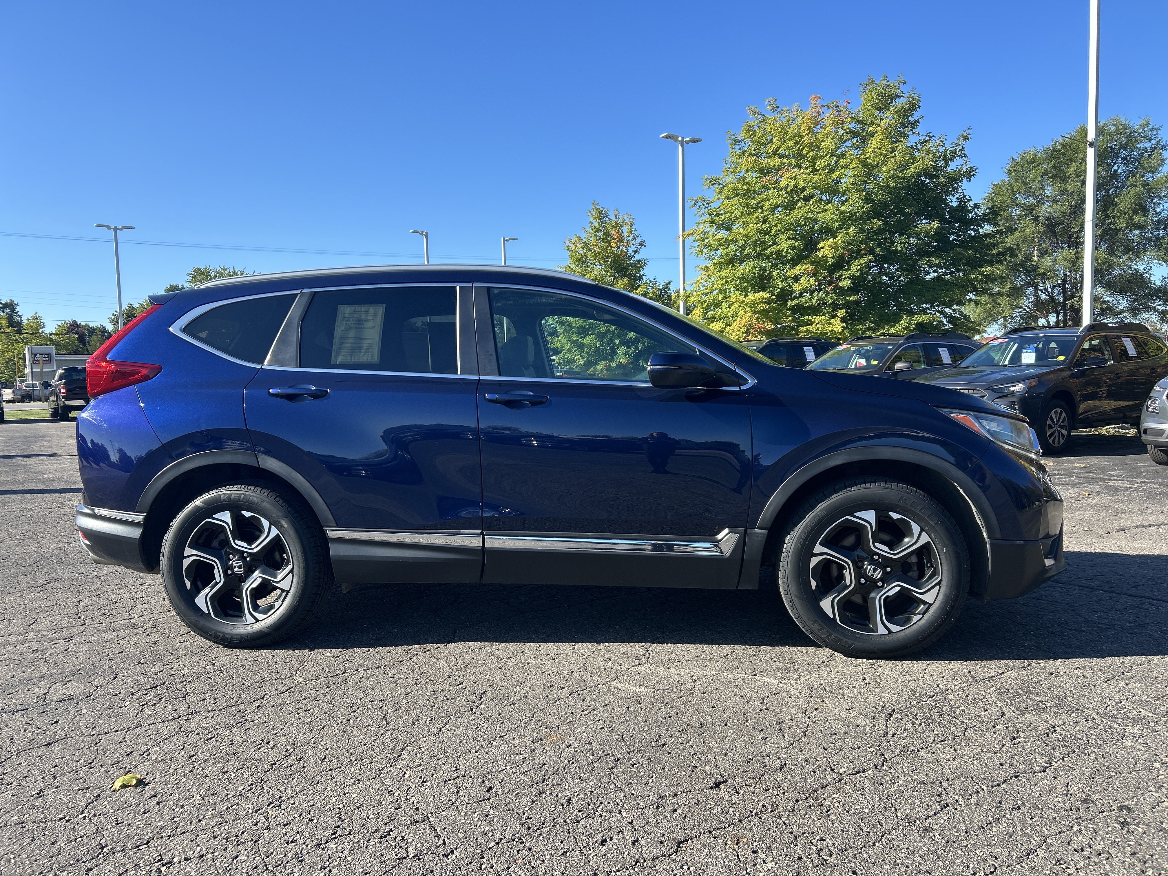 Used 2019 Honda CR-V Touring image 2
