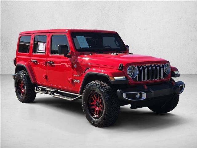 Used 2024 Jeep Wrangler Unlimited Sahara w/ Technology Group AWD/4WD image 3