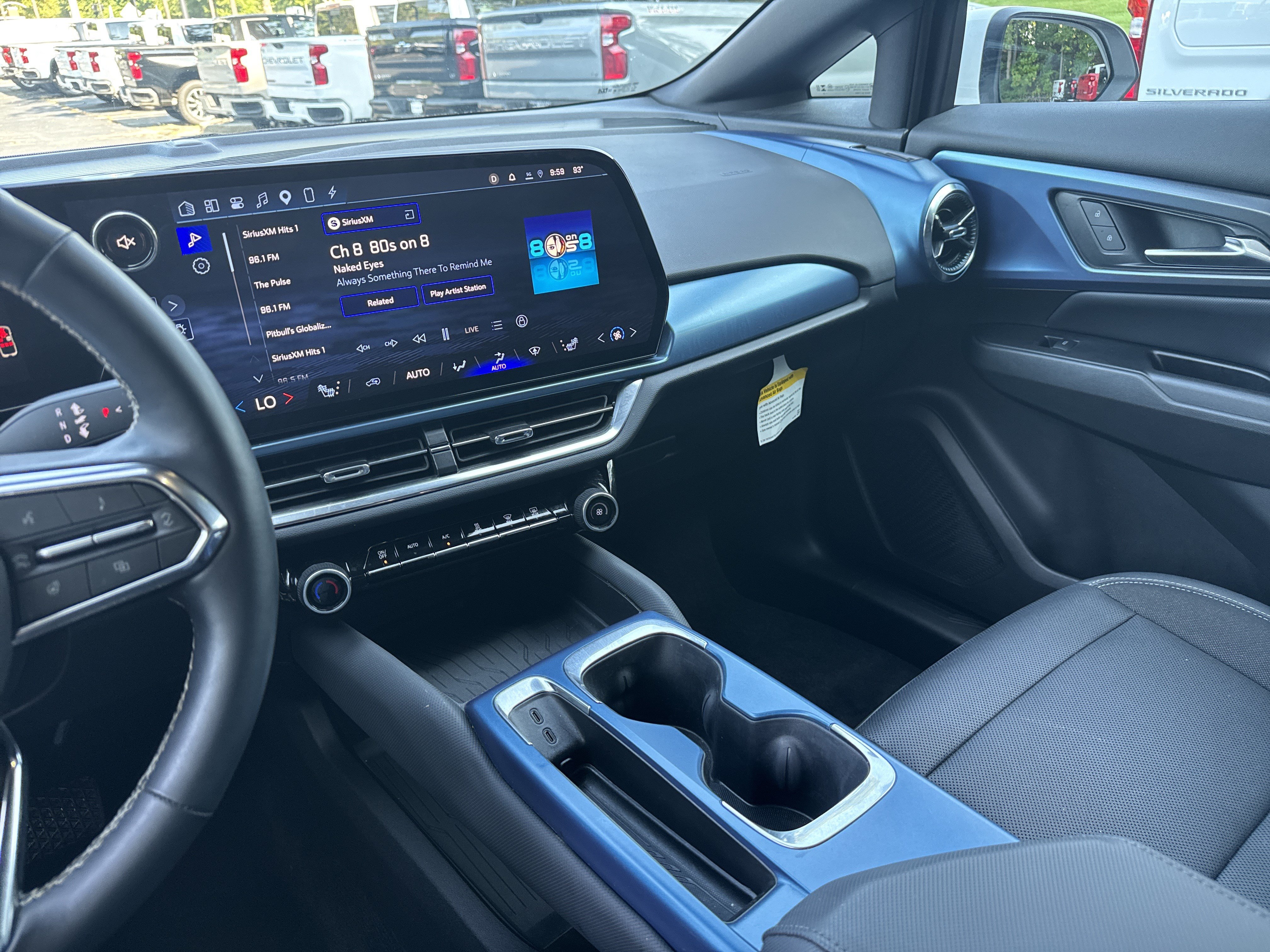 Certified 2024 Chevrolet Equinox EV LT FWD image 28