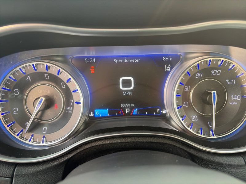 Used 2017 Chrysler 300 C w/ Safetytec Plus Group AWD/4WD image 19