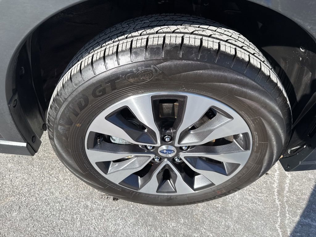 Used 2025 Subaru Outback Limited image 14