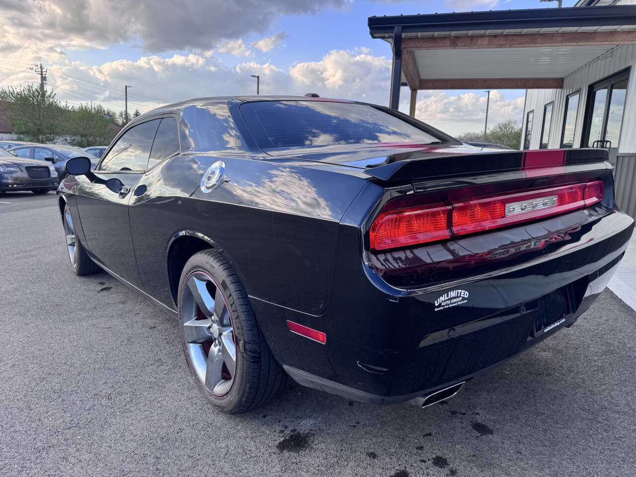 Used 2014 Dodge Challenger SXT RWD image 8