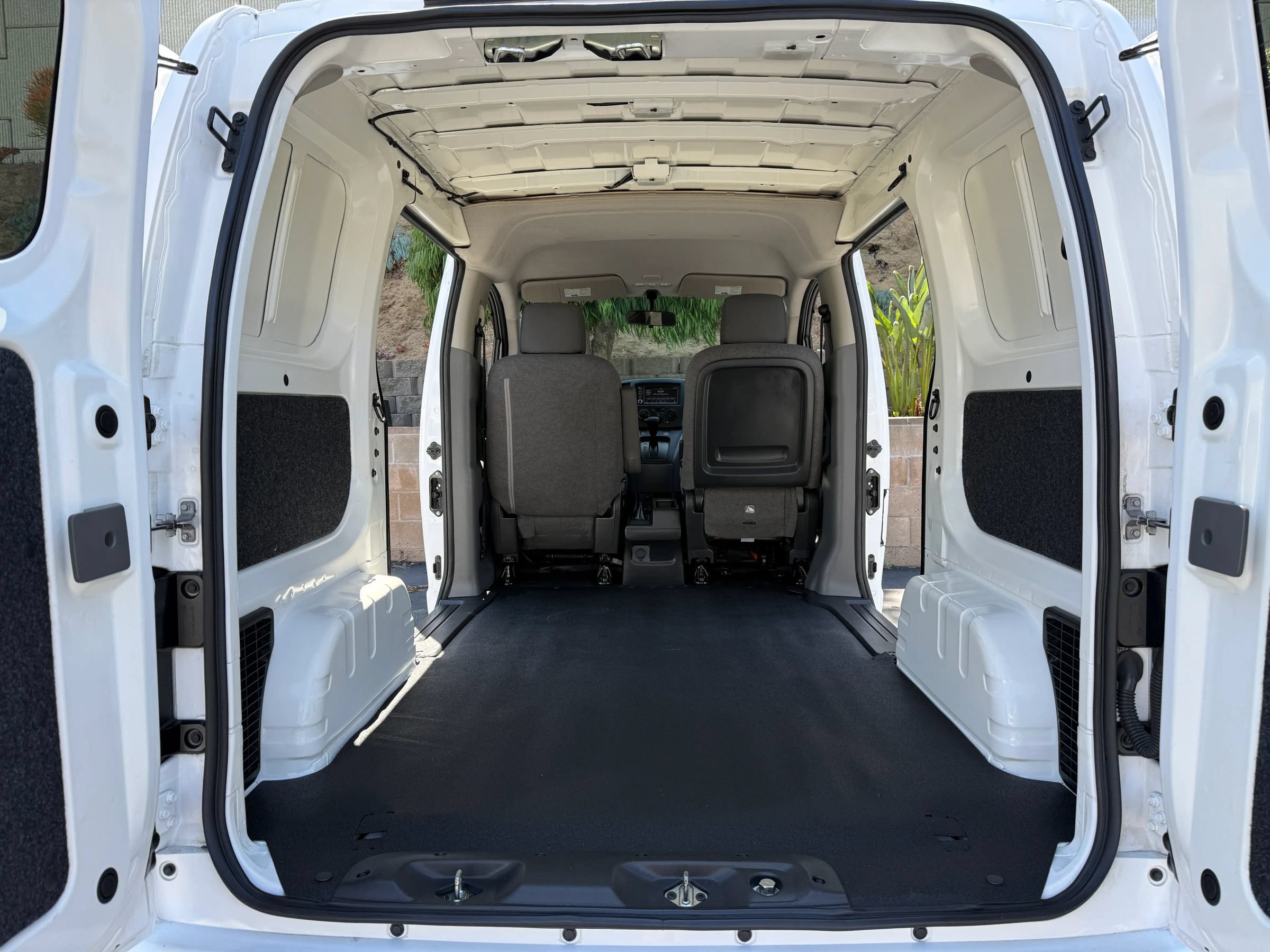 Used 2020 Nissan NV200 SV w/ Back Door Glass Package FWD image 25