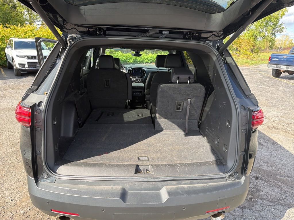 Used 2022 Chevrolet Traverse LT image 29