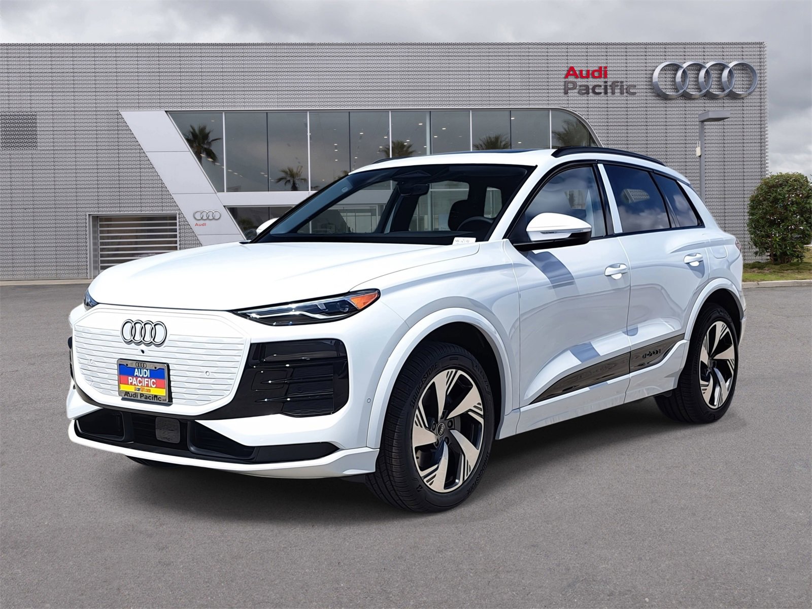 New 2025 Audi Q6 e-tron Premium