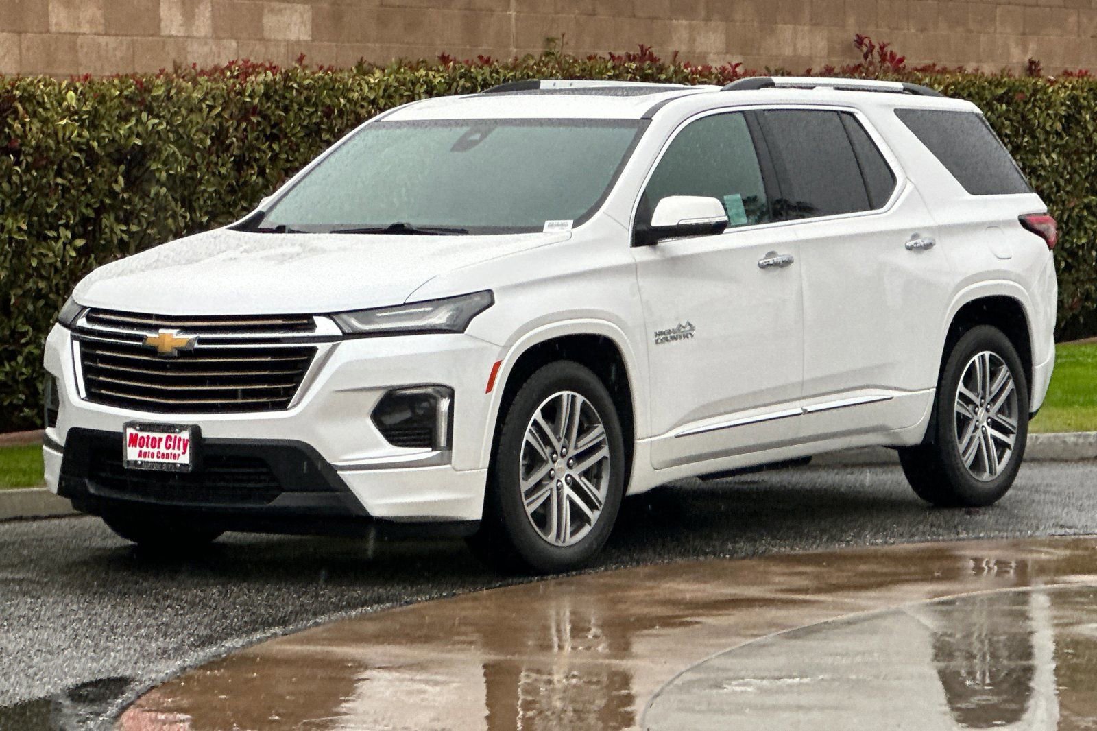 Used 2023 Chevrolet Traverse High Country w/ LPO, Floor Liner Package image 8