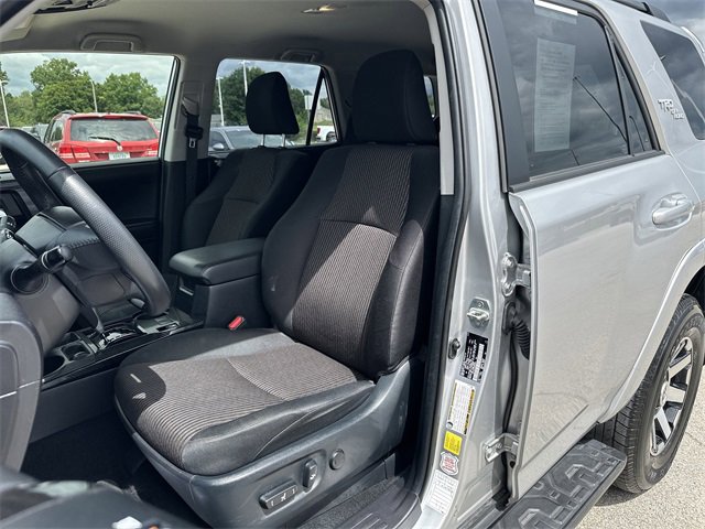 Used 2024 Toyota 4Runner TRD Off-Road image 18