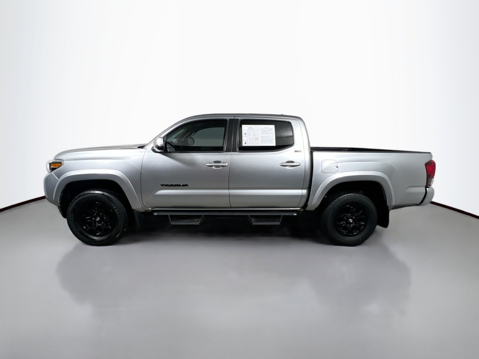 Used 2022 Toyota Tacoma SR5 w/ Technology Package RWD image 8