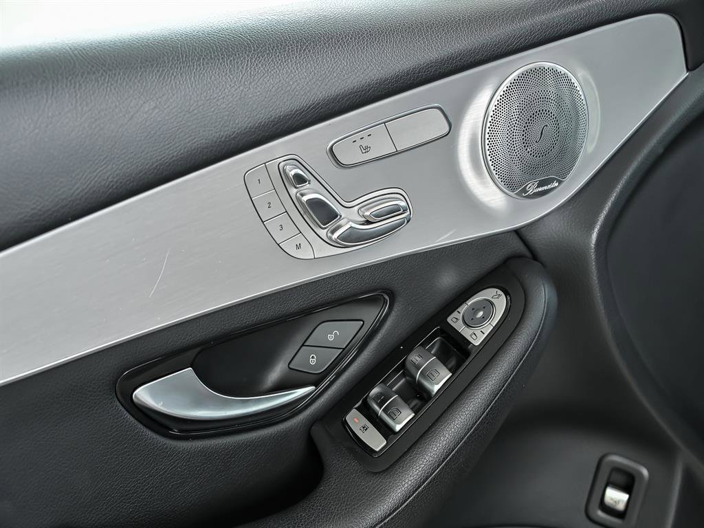 Used 2019 Mercedes-Benz GLC 300 4MATIC image 11