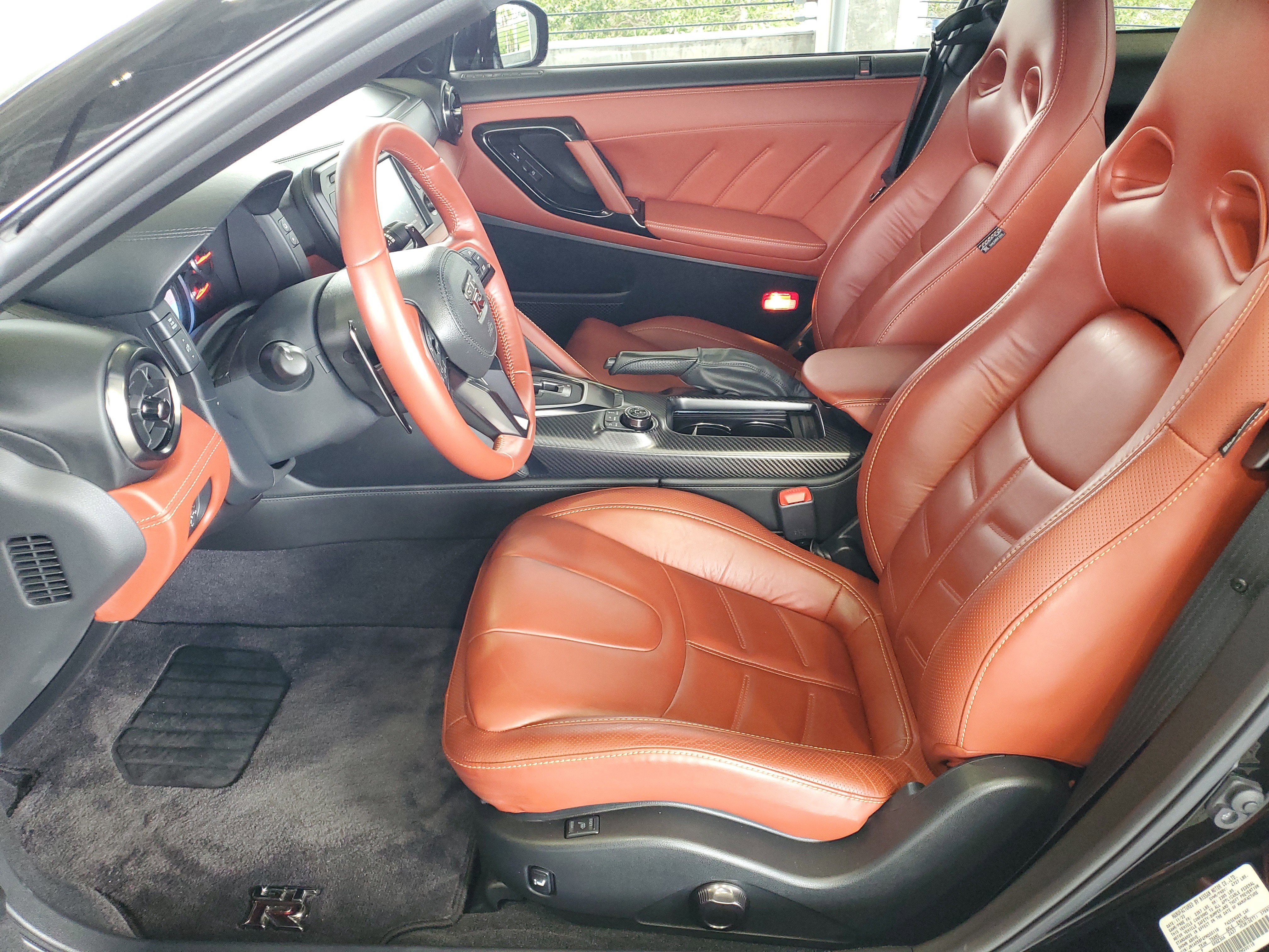 Used 2023 Nissan GT-R Premium w/ Premium Interior Package AWD/4WD image 14