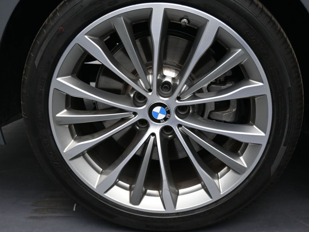Used 2023 BMW 540i w/ Convenience Package RWD image 23