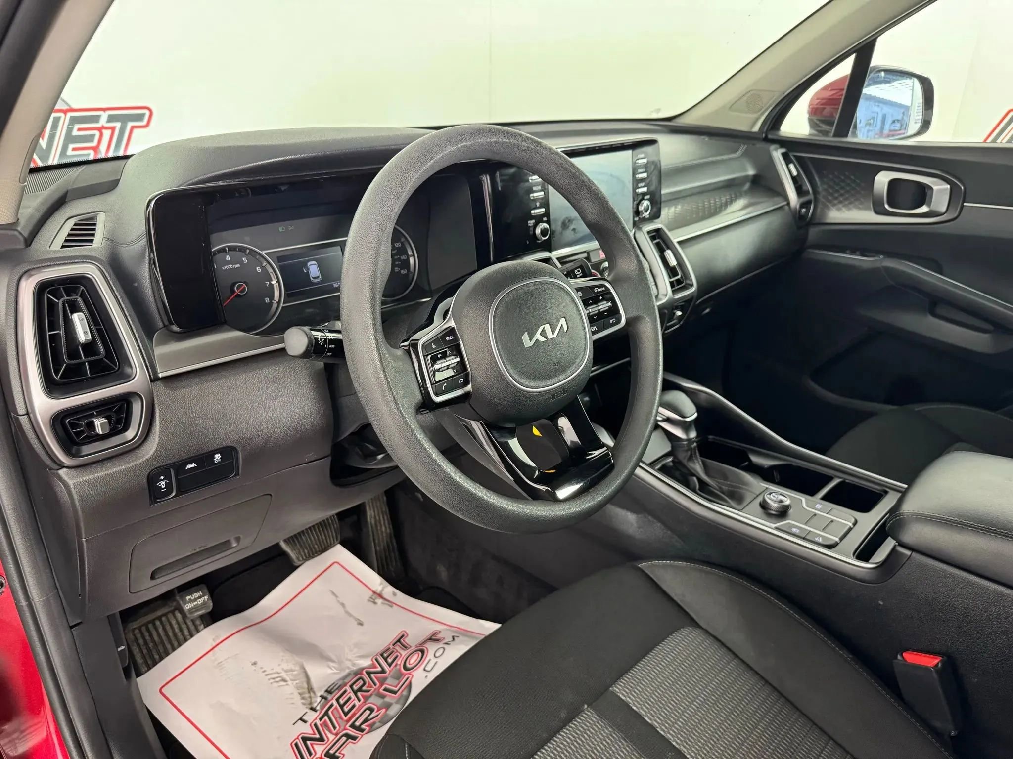 Used 2023 Kia Sorento LX FWD image 10