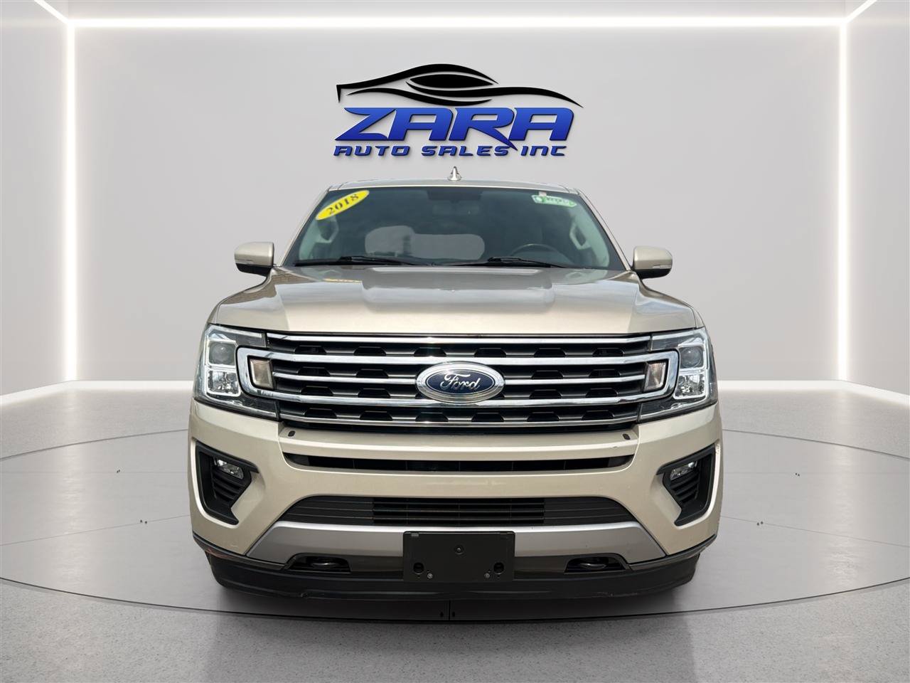 Used 2018 Ford Expedition Max XLT w/ Equipment Group 202A AWD/4WD image 2