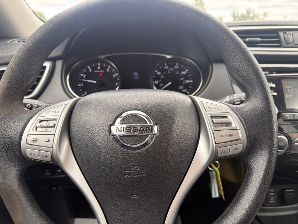 Used 2016 Nissan Rogue S AWD/4WD image 25