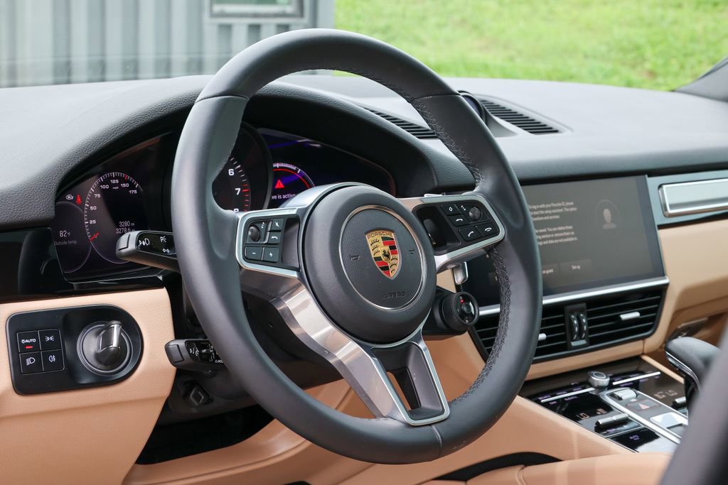 Certified 2023 Porsche Cayenne Platinum Edition AWD/4WD image 48