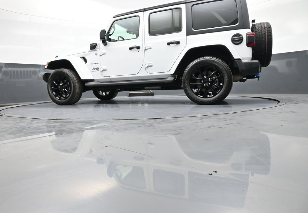 Used 2023 Jeep Wrangler Unlimited Sahara w/ Cold Weather Group image 37