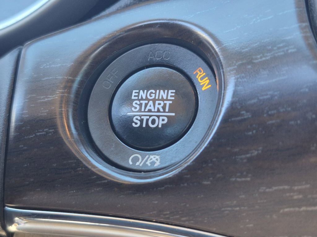 Used 2017 Jeep Grand Cherokee Limited w/ Luxury Group II image 27