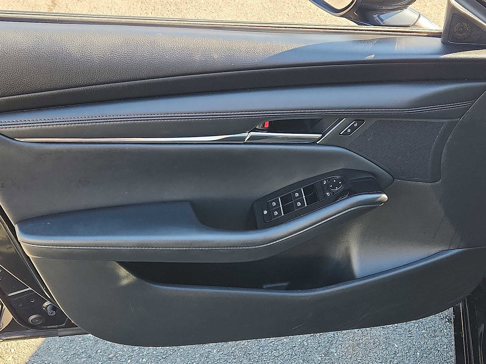 Used 2024 MAZDA MAZDA3 s image 12