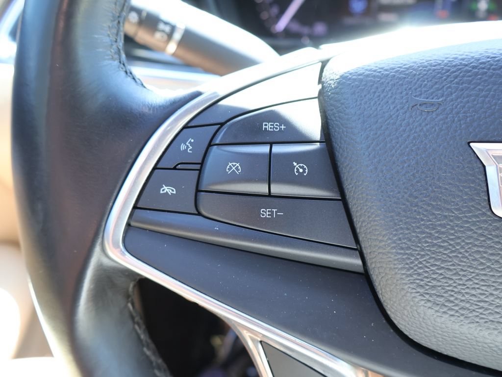 Used 2017 Cadillac XT5 FWD image 25