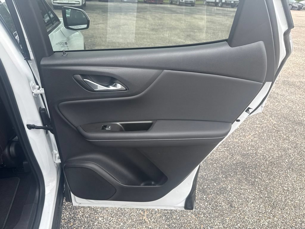 Used 2025 Chevrolet Blazer LT FWD image 25