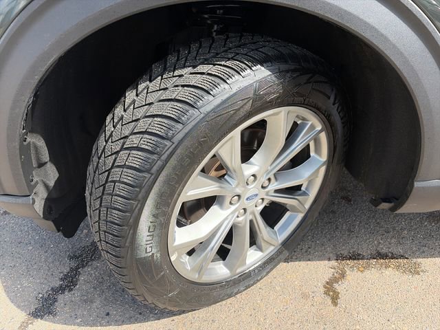 Used 2023 Ford Explorer XLT w/ Equipment Group 202A AWD/4WD image 18