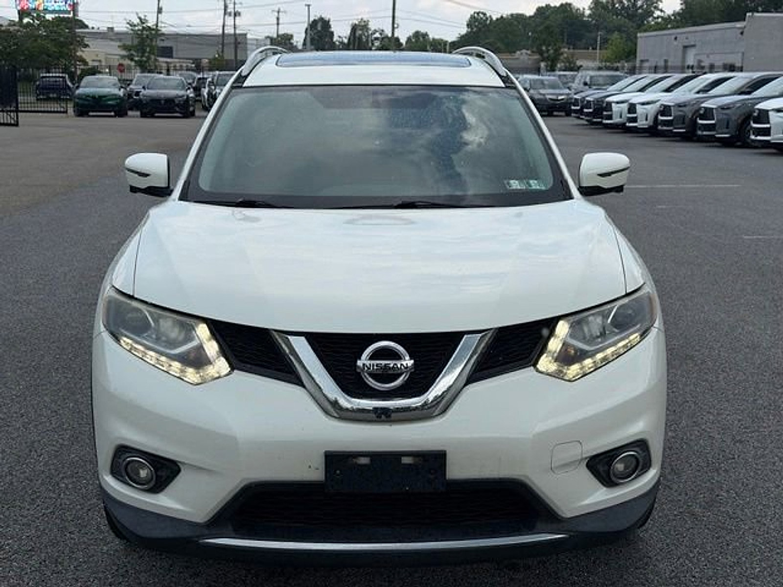Used 2016 Nissan Rogue SL w/ SL Premium Package AWD/4WD image 2