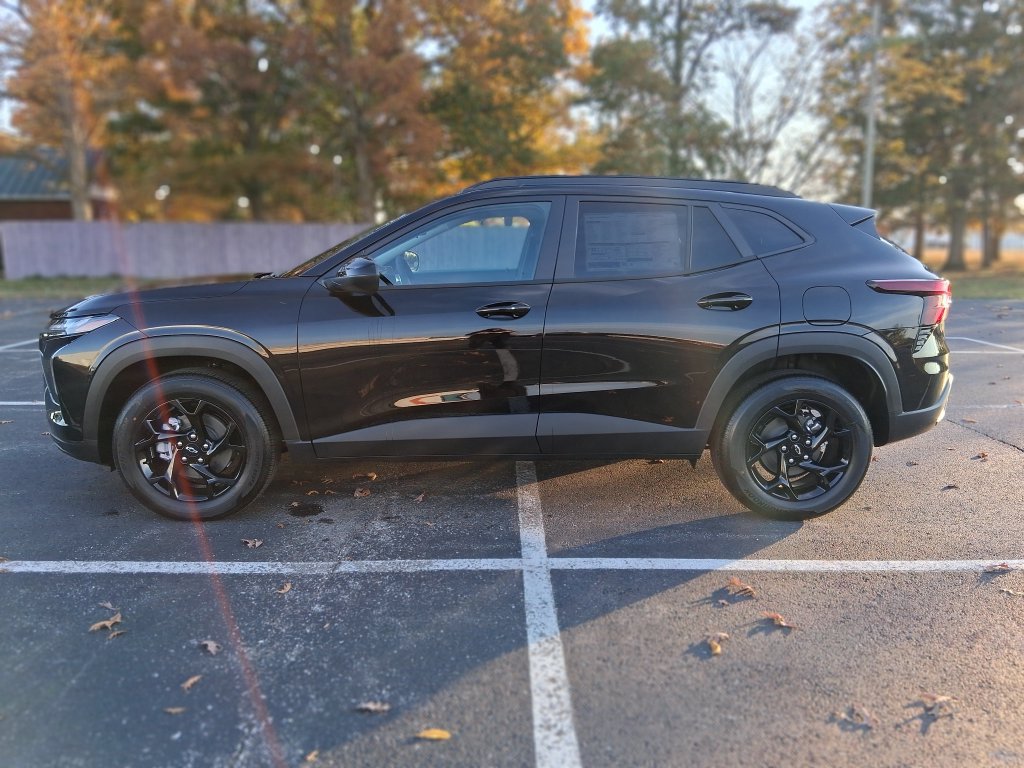 New 2026 Chevrolet Trax LT w/ Sunroof Package FWD image 4