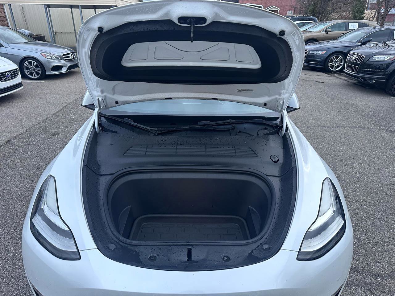 Used 2022 Tesla Model Y Long Range image 36