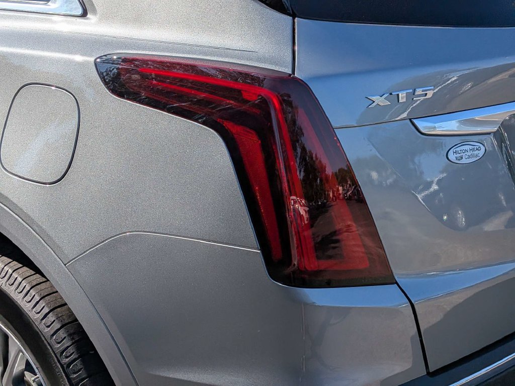 Certified 2023 Cadillac XT5 Premium Luxury FWD image 9