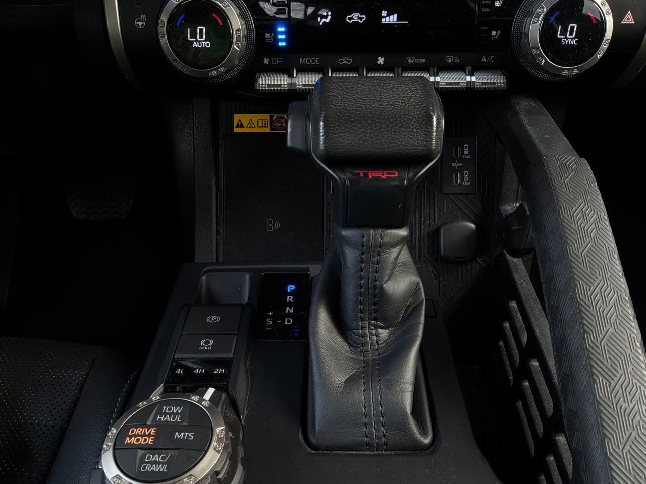 Used 2024 Toyota Tacoma TRD Off-Road w/ TRD Off Road Premium Package AWD/4WD image 30