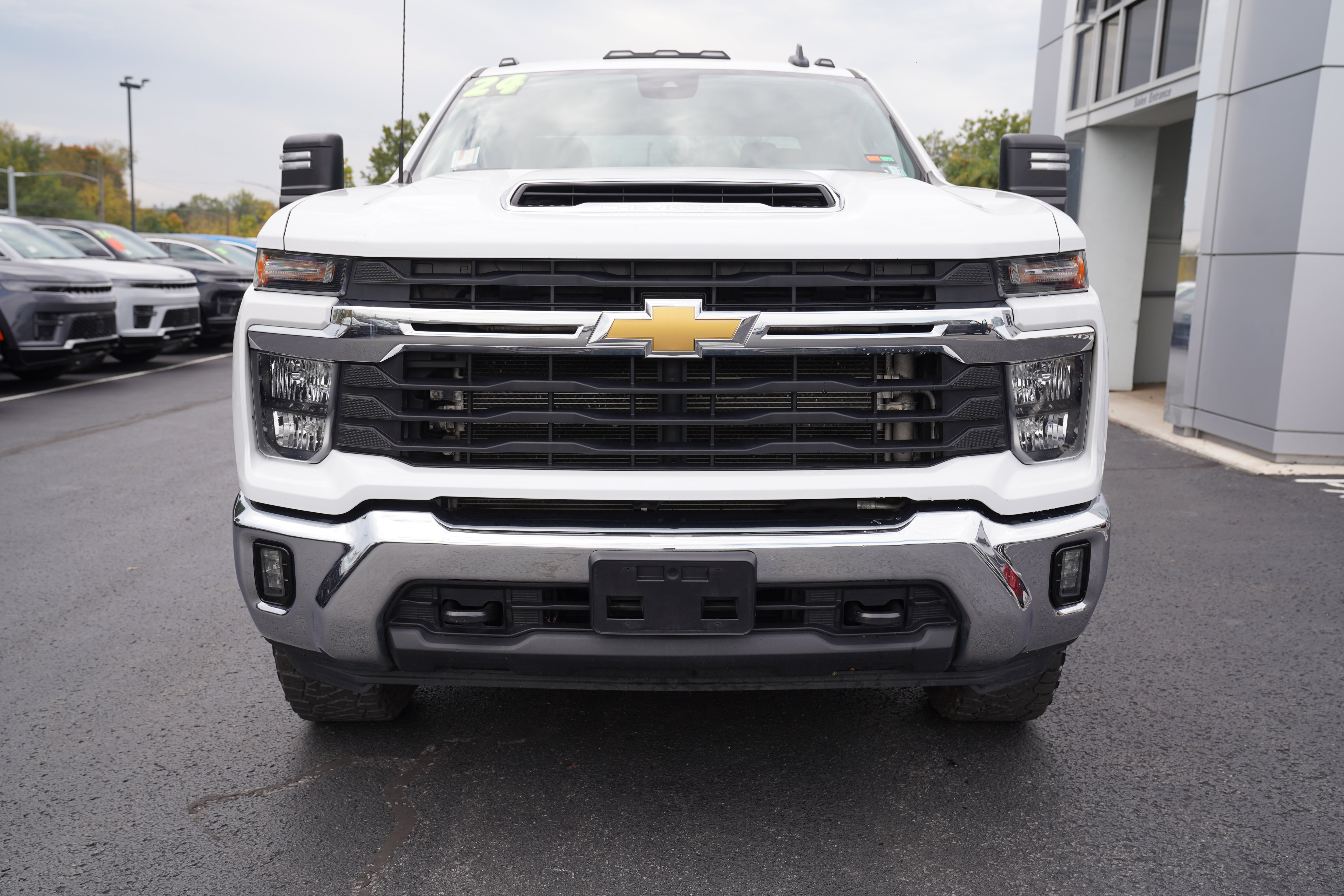 Used 2024 Chevrolet Silverado 2500 LT w/ Convenience Package AWD/4WD image 10
