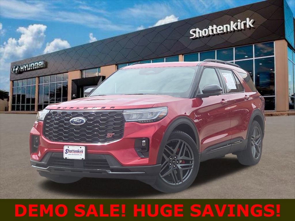 Used 2025 Ford Explorer ST image 1