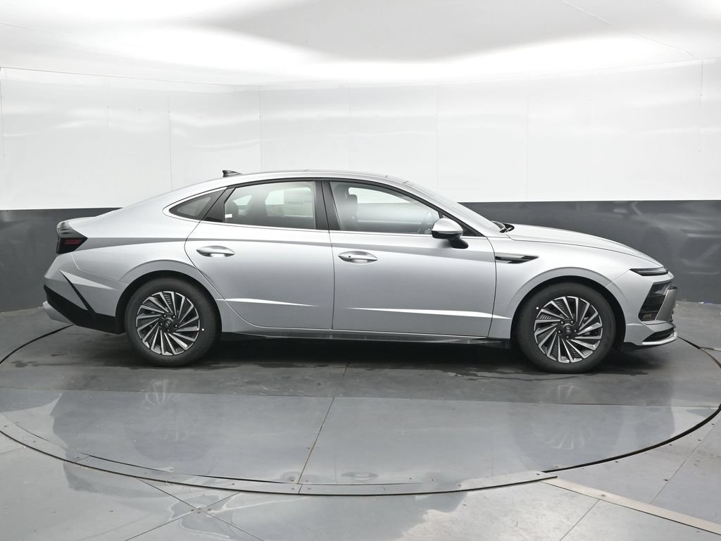 New 2026 Hyundai Sonata SEL FWD image 3