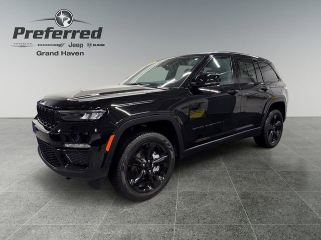 Used 2024 Jeep Grand Cherokee Limited w/ Black Appearance Package image 10