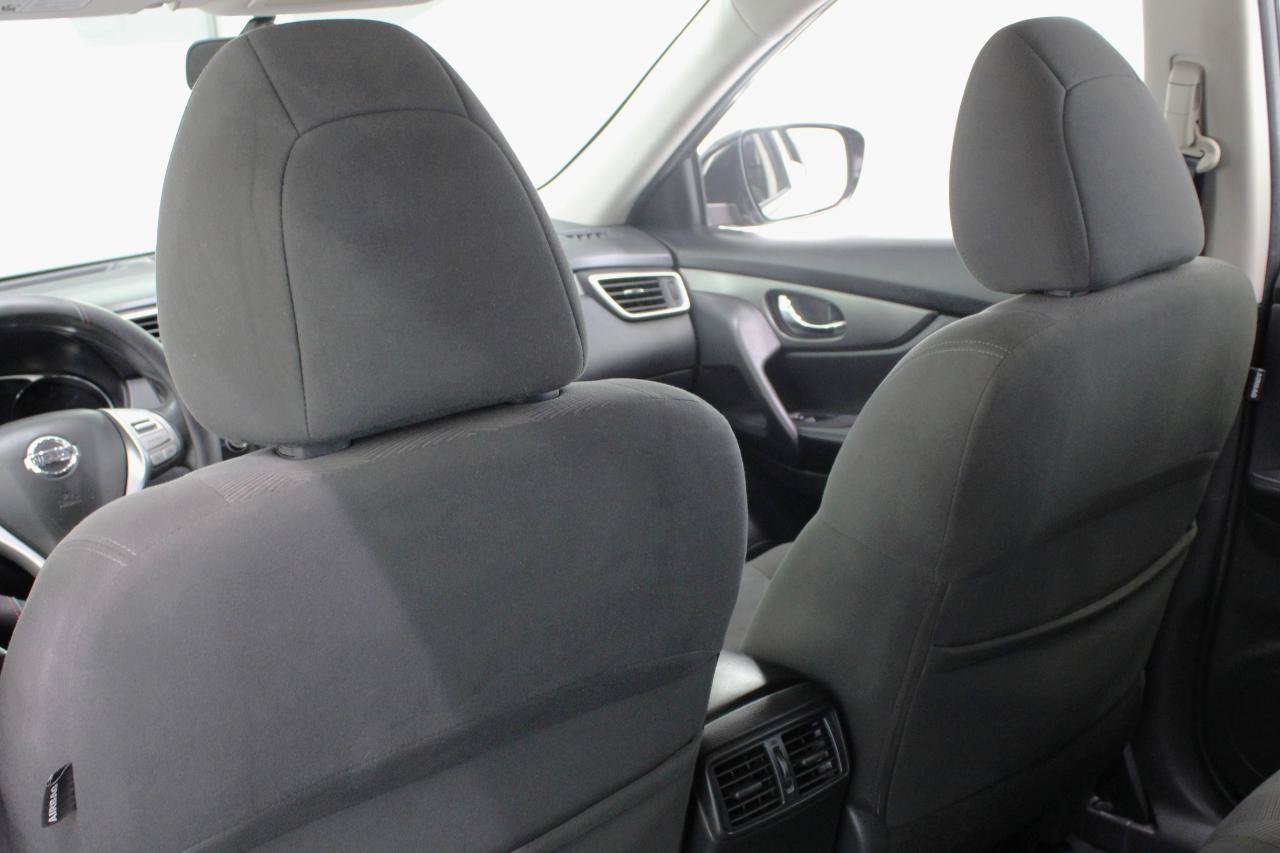 Used 2016 Nissan Rogue SV FWD image 35