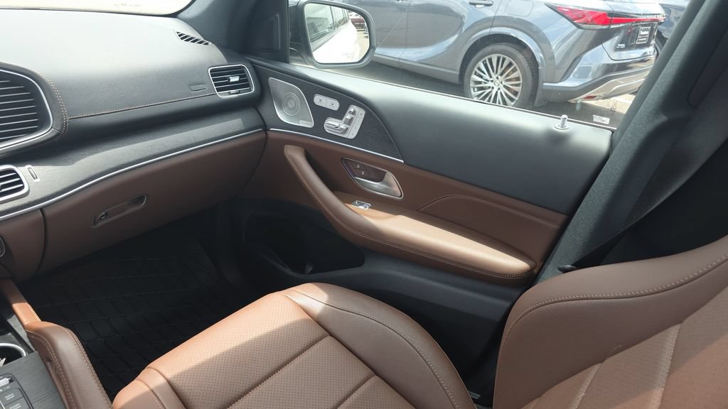 Certified 2024 Mercedes-Benz GLS 450 4MATIC image 29
