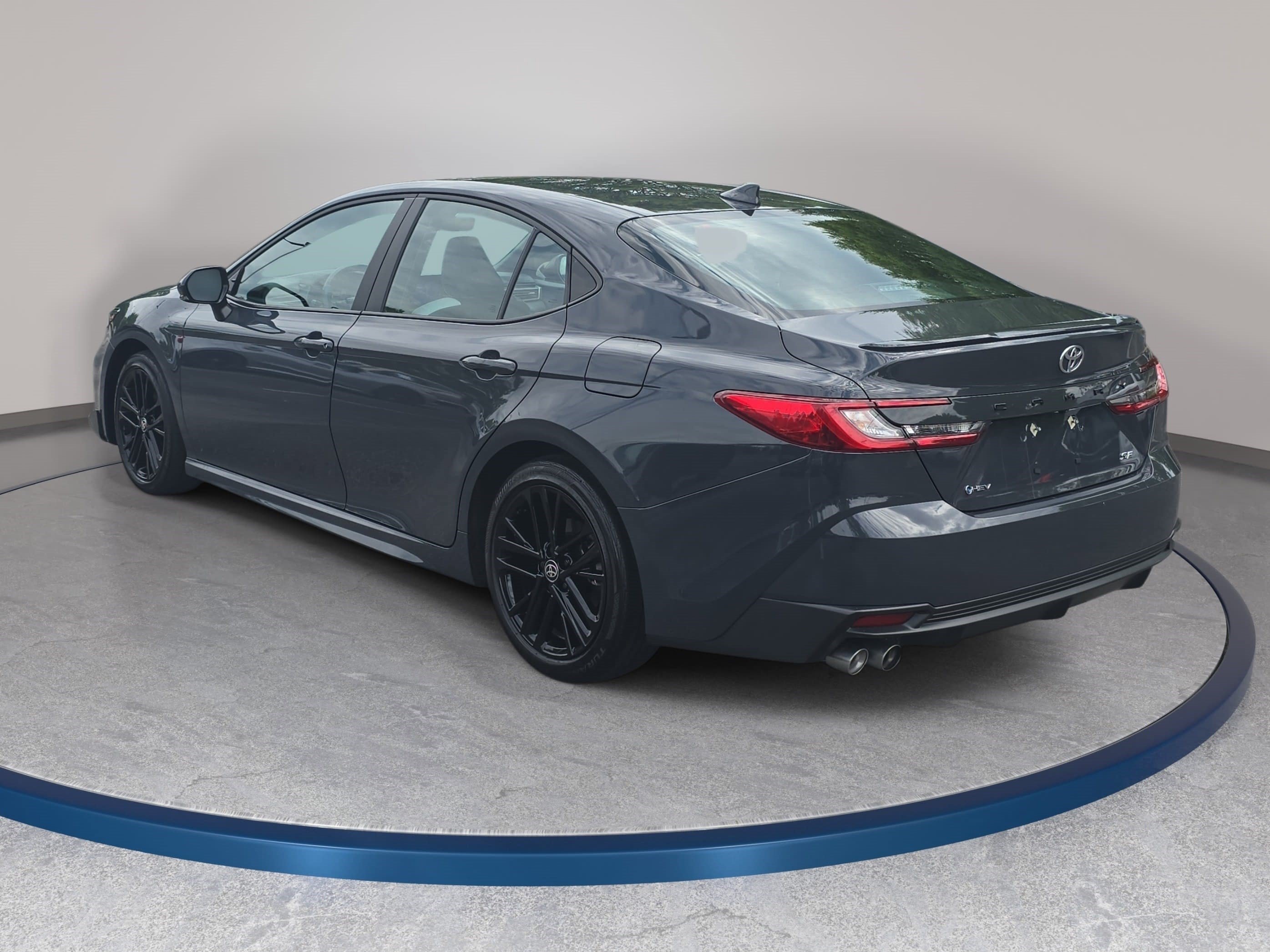 Used 2025 Toyota Camry SE w/ Convenience Package FWD image 7