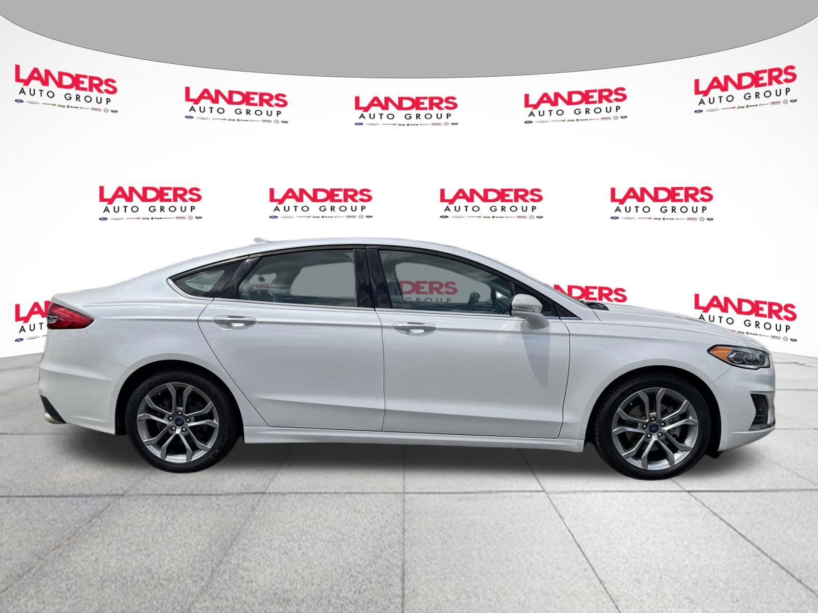 Used 2020 Ford Fusion SEL image 2