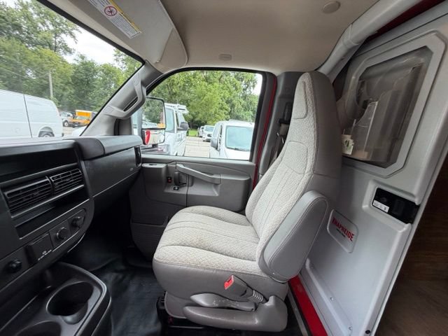 Used 2021 GMC Savana 3500 w/ Power Convenience Package RWD image 16