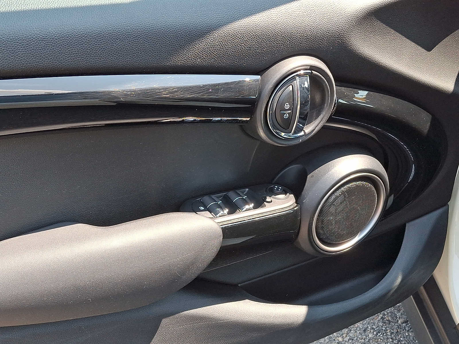 Used 2015 MINI Cooper S FWD image 9