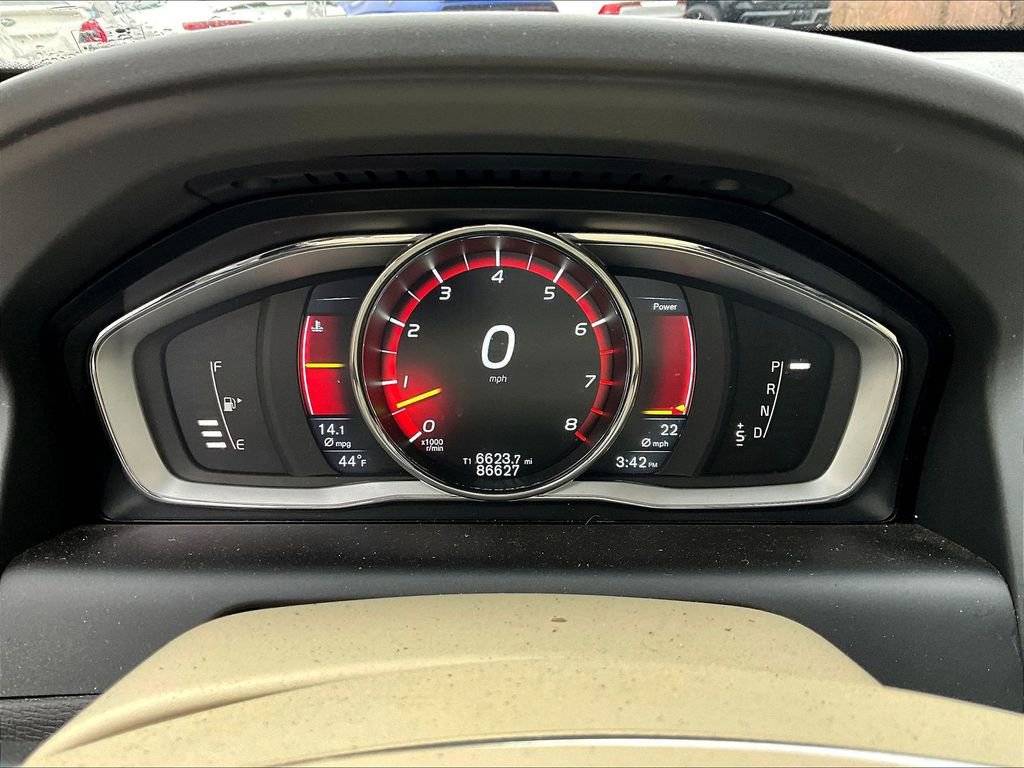Used 2015 Volvo XC60 T6 w/ Proximity Package image 18